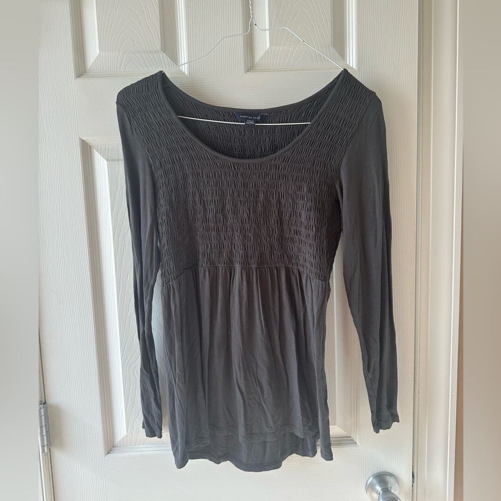 woman’s american eagle long sleeve shirt size: medium